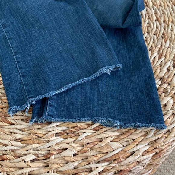 Levi’s 725 High Rise Bootcut 20W Short - Picture 9 of 14